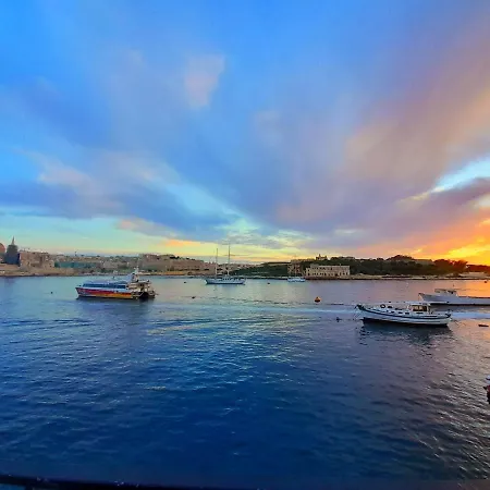 Ferries Lägenhet Sliema