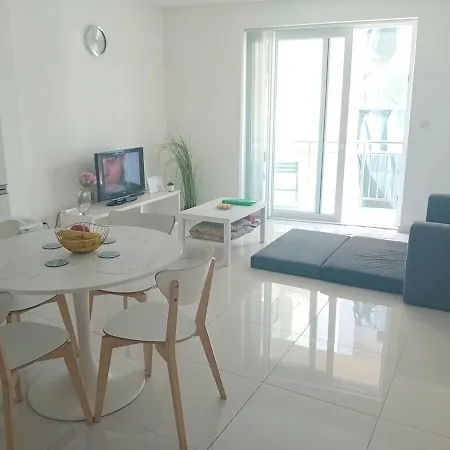 Ferries Apartment